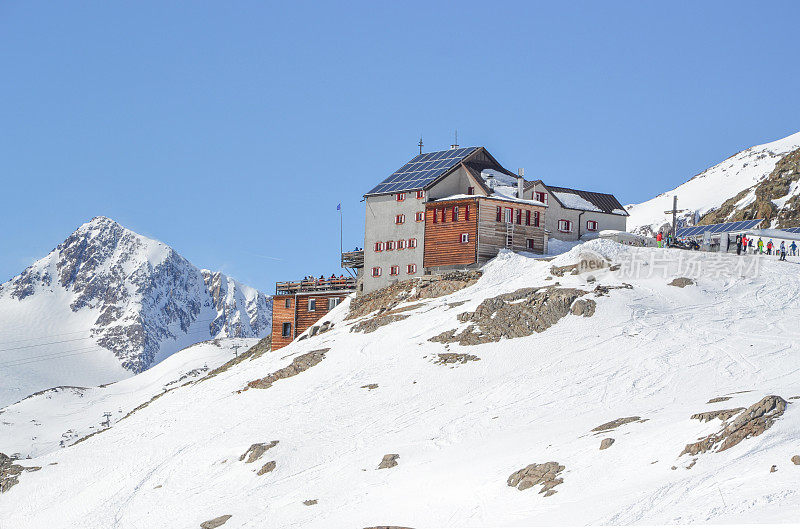 bella vista小屋施纳尔斯特冰川上的雪山山峰